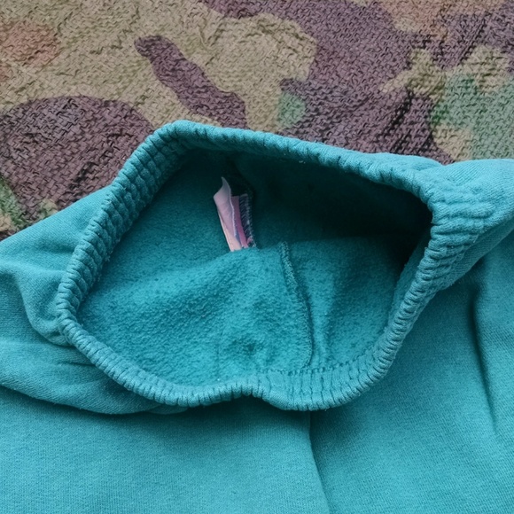 Girl's sweat set size 4T - Picture 5 of 7